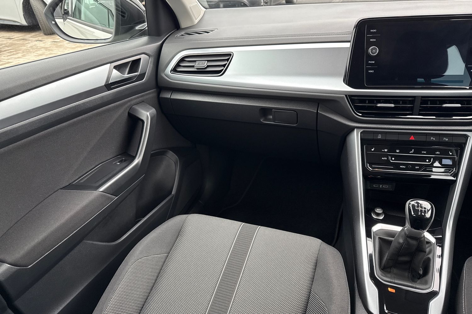 Used Volkswagen T-Roc 2023 for sale - 77348486: Photo 20