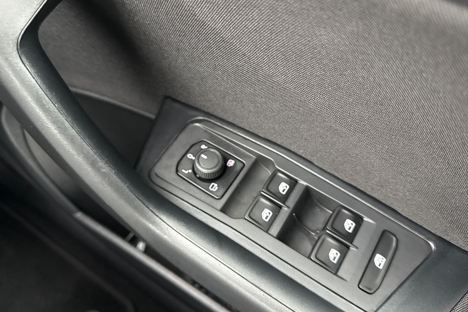 Used Volkswagen T-Roc 2023 for sale - 77348486: Photo 21