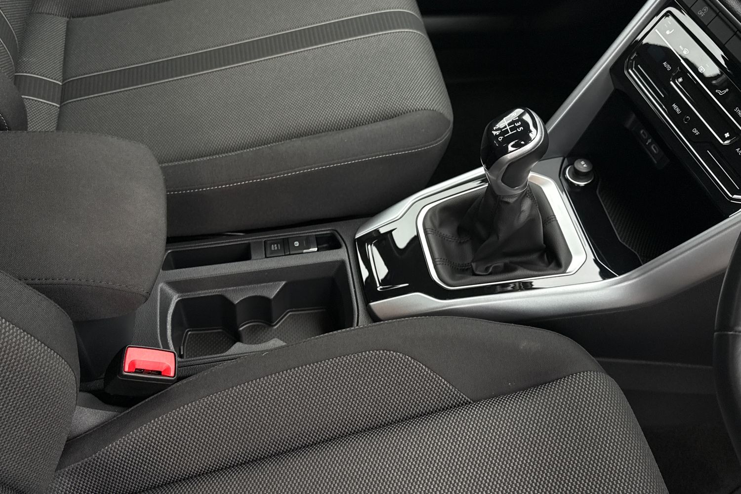 Used Volkswagen T-Roc 2023 for sale - 77348486: Photo 23