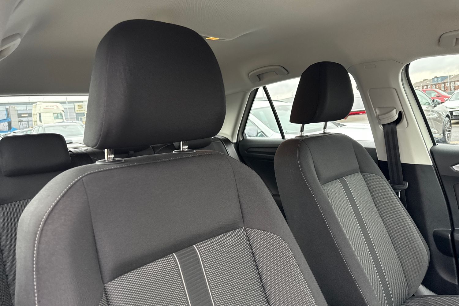 Used Volkswagen T-Roc 2023 for sale - 77348486: Photo 24