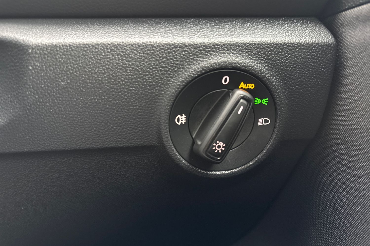 Used Volkswagen T-Roc 2023 for sale - 77348486: Photo 29