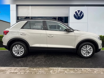 Used Volkswagen T-Roc 2023 for sale - 77348486: Photo