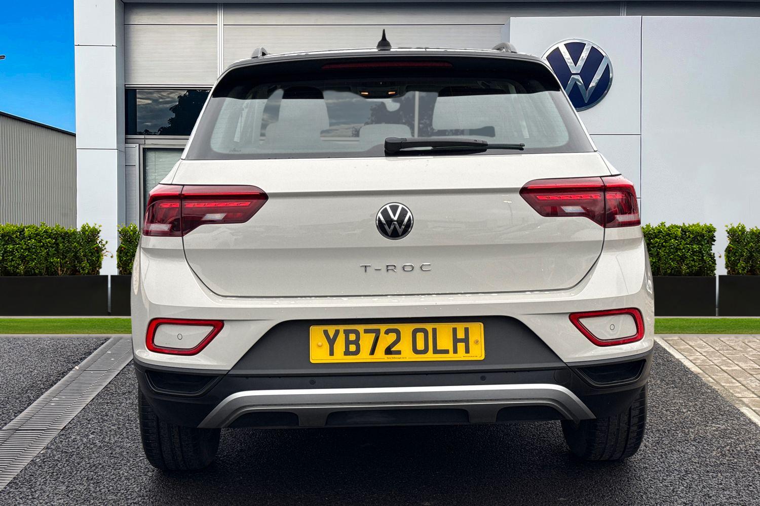 Used Volkswagen T-Roc 2023 for sale - 77348486: Photo 4