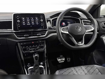 Used Volkswagen T-Roc 2025 for sale - 76896149: Photo