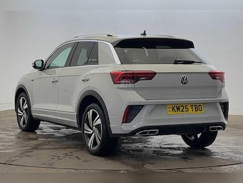 Used Volkswagen T-Roc 2025 for sale - 76896149: Photo
