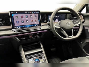 Used Volkswagen Touran 2025 for sale - 77187505: Photo