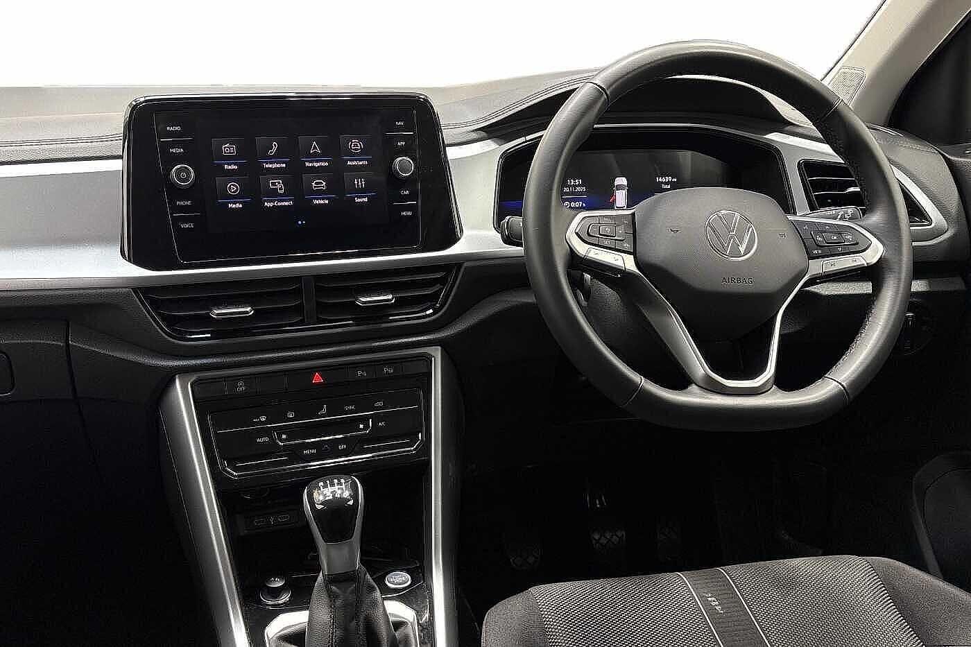 Used Volkswagen T-Roc 2025 for sale - 77199420: Photo 2