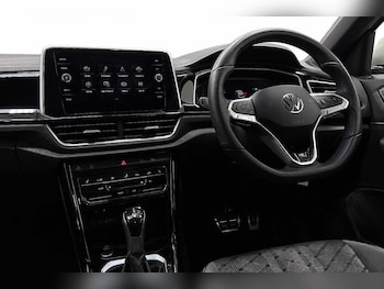 Used Volkswagen T-Roc 2025 for sale - 77421502: Photo