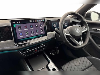 Used Volkswagen Passat 2025 for sale - 77236034: Photo