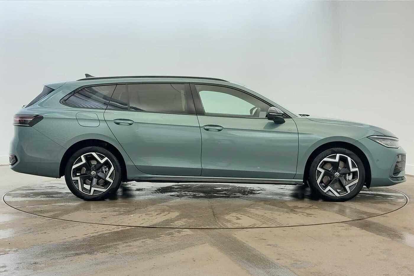 Used Volkswagen Passat 2025 for sale - 77236034: Photo 4