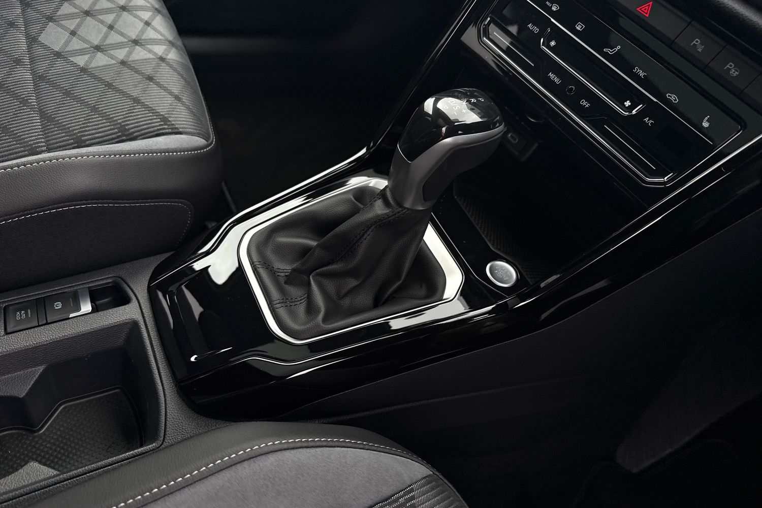 Used Volkswagen T-Roc 2025 for sale - 77435980: Photo 23