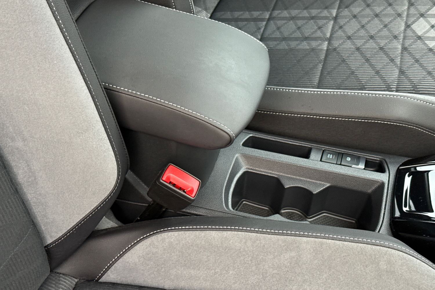 Used Volkswagen T-Roc 2025 for sale - 77368547: Photo 34