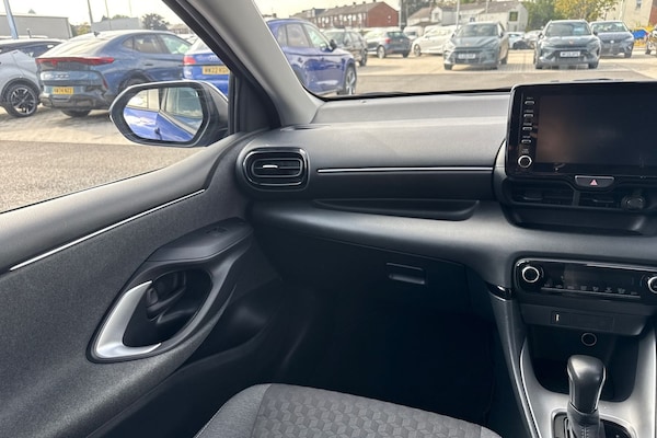 Used Toyota Yaris 2020 for sale - 76115041: Photo 20