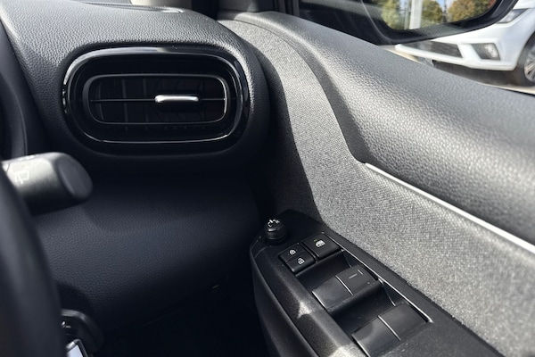 Used Toyota Yaris 2020 for sale - 76115041: Photo 21