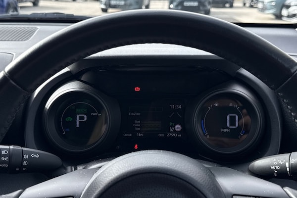 Used Toyota Yaris 2020 for sale - 76115041: Photo 38