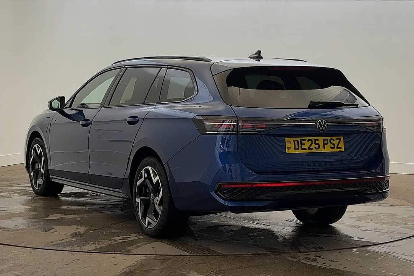 Used Volkswagen Passat 2025 for sale - 76896166: Photo 3