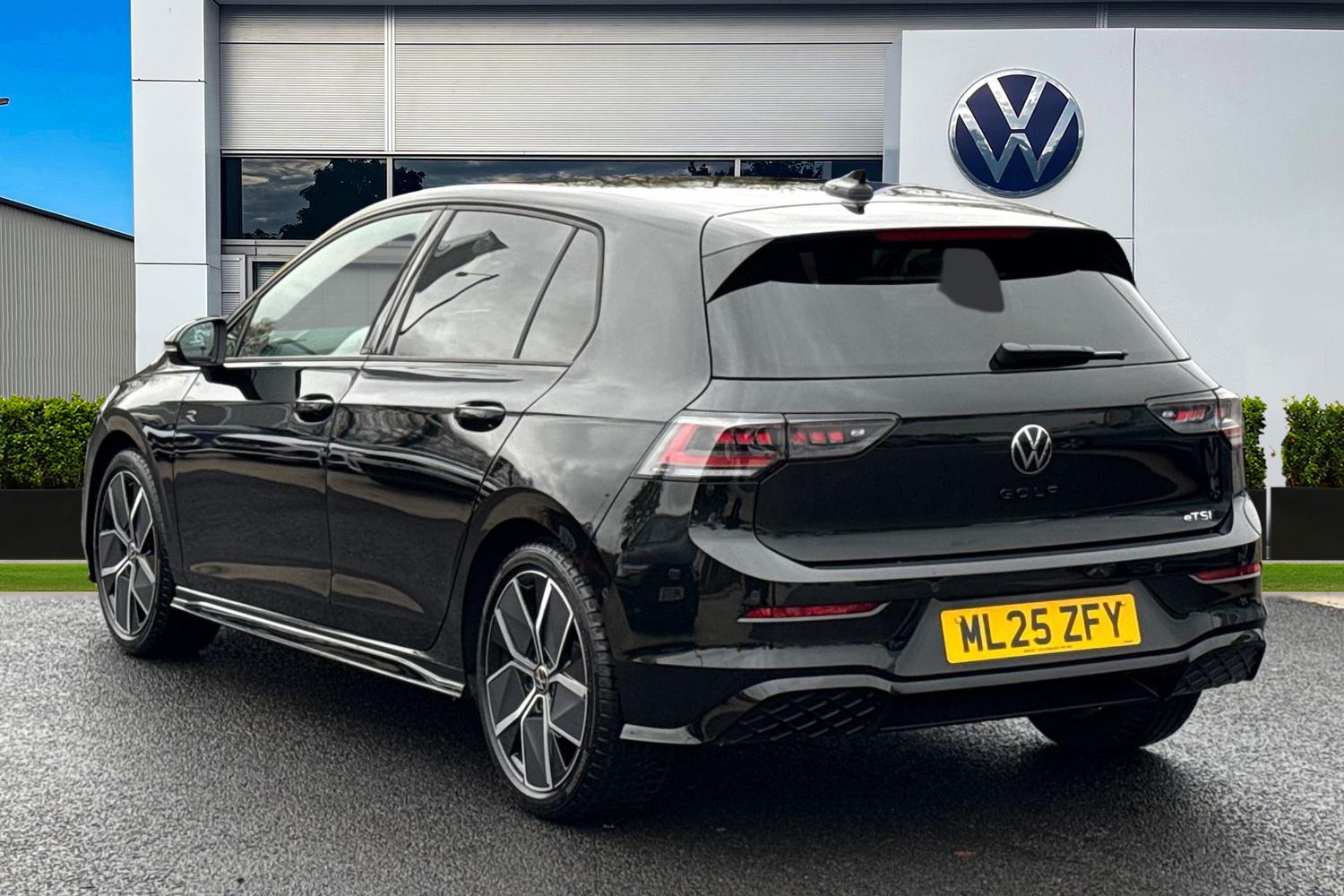 Used Volkswagen Golf 2025 for sale - 76546140: Photo 2