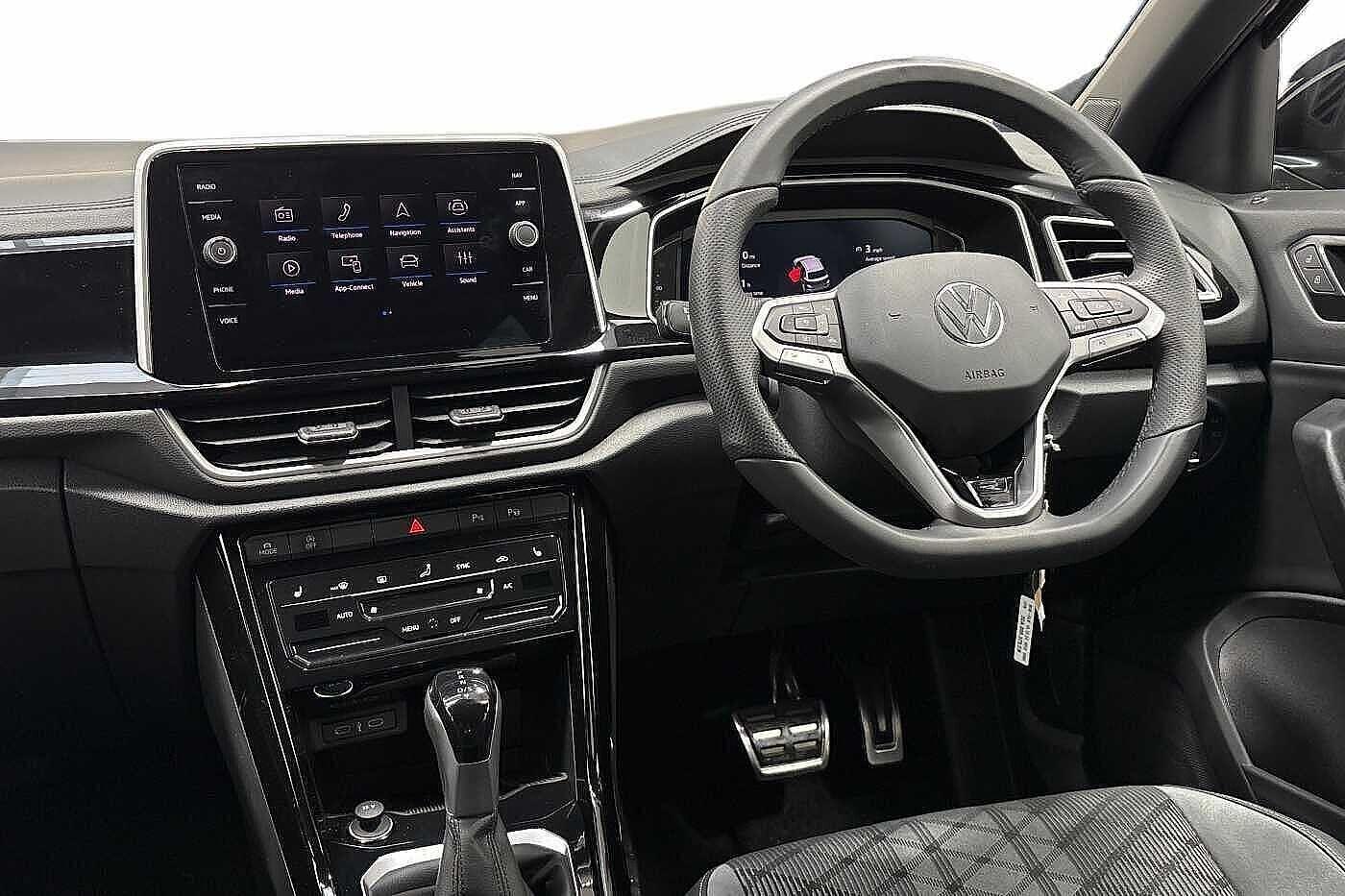 Used Volkswagen T-Roc 2025 for sale - 76711731: Photo 2