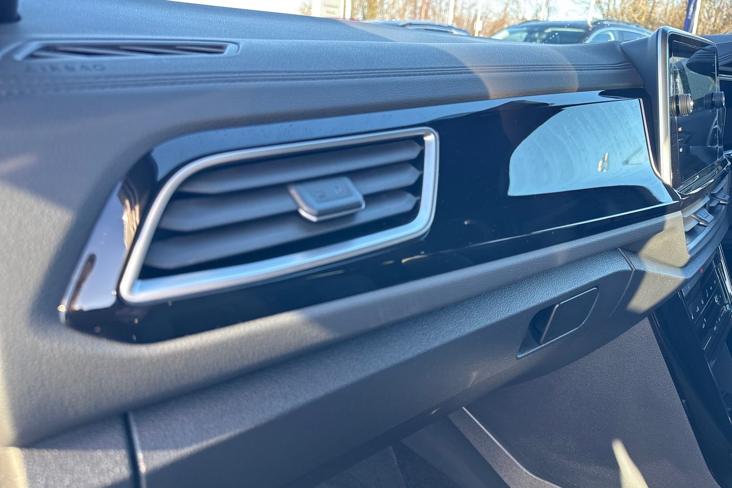 Used Volkswagen T-Roc 2022 for sale - 77233335: Photo 32