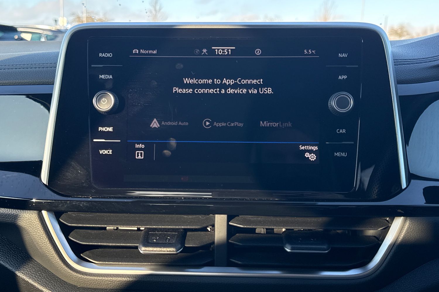 Used Volkswagen T-Roc 2022 for sale - 77233335: Photo 42