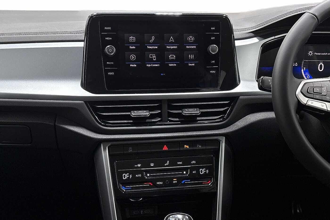 Used Volkswagen T-Roc 2024 for sale - 76480915: Photo 10