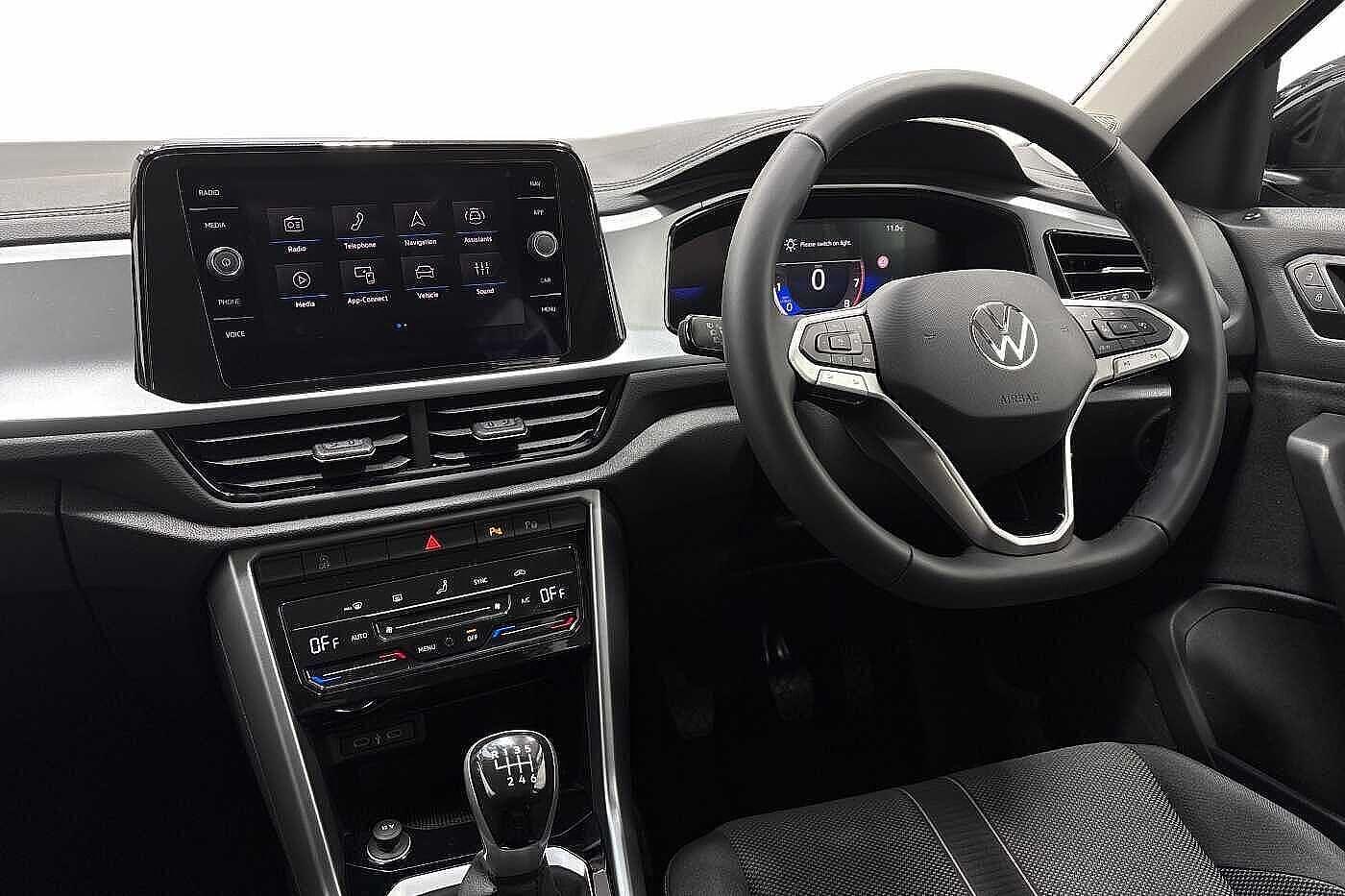 Used Volkswagen T-Roc 2024 for sale - 76480915: Photo 2