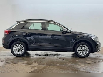 Used Volkswagen T-Roc 2024 for sale - 76480915: Photo