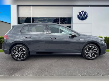 Used Volkswagen Golf 2023 for sale - 78316630: Photo