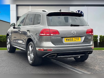 Used Volkswagen Touareg 2016 for sale - 76460945: Photo