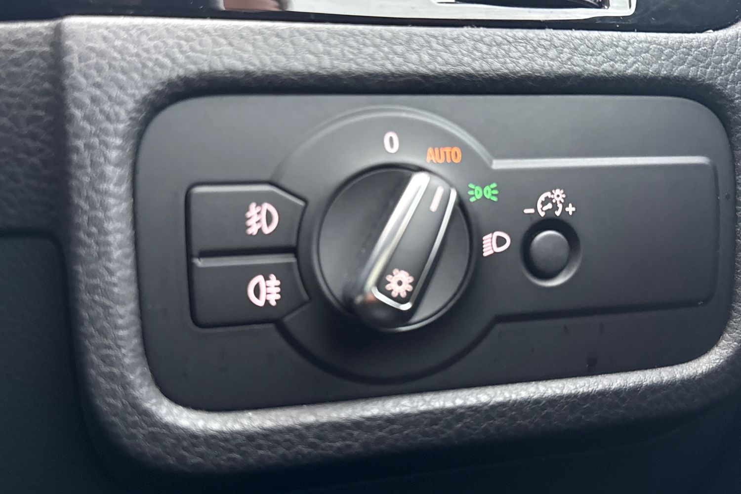 Used Volkswagen Touareg 2016 for sale - 76460945: Photo 38