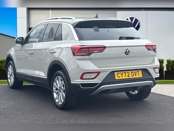 Used Volkswagen T-Roc 2023 for sale - 75632325: Photo