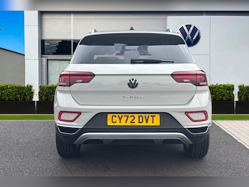 Used Volkswagen T-Roc 2023 for sale - 75632325: Photo