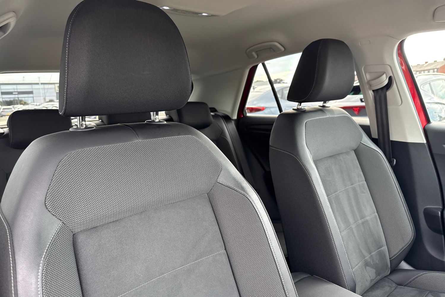 Used Volkswagen T-Roc 2023 for sale - 76148867: Photo 24