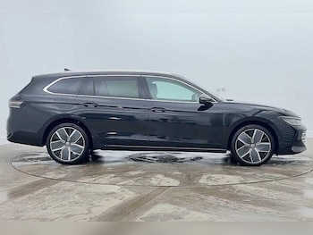 Used Volkswagen Passat 2025 for sale - 77340859: Photo