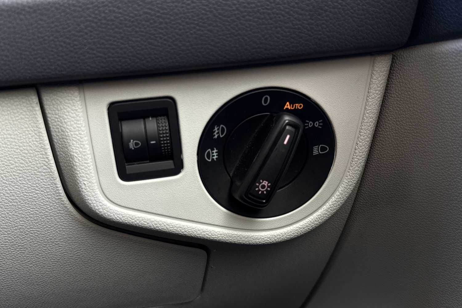 Used Volkswagen Polo 2020 for sale - 77692200: Photo 32