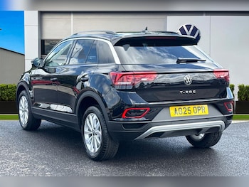 Used Volkswagen T-Roc 2025 for sale - 75474909: Photo