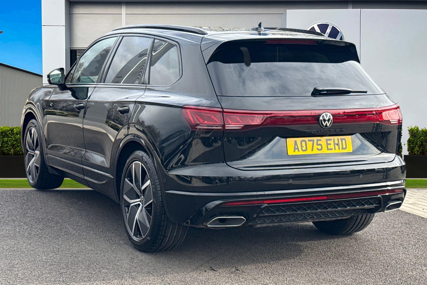 Used Volkswagen Touareg 2025 for sale - 77719234: Photo 2