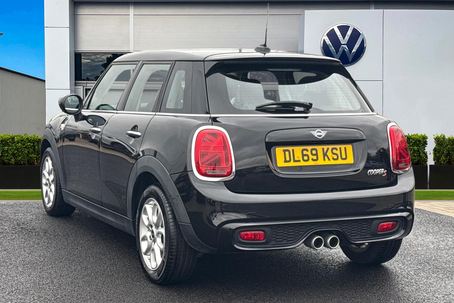 Used MINI Hatch 2020 for sale - 76453533: Photo 2