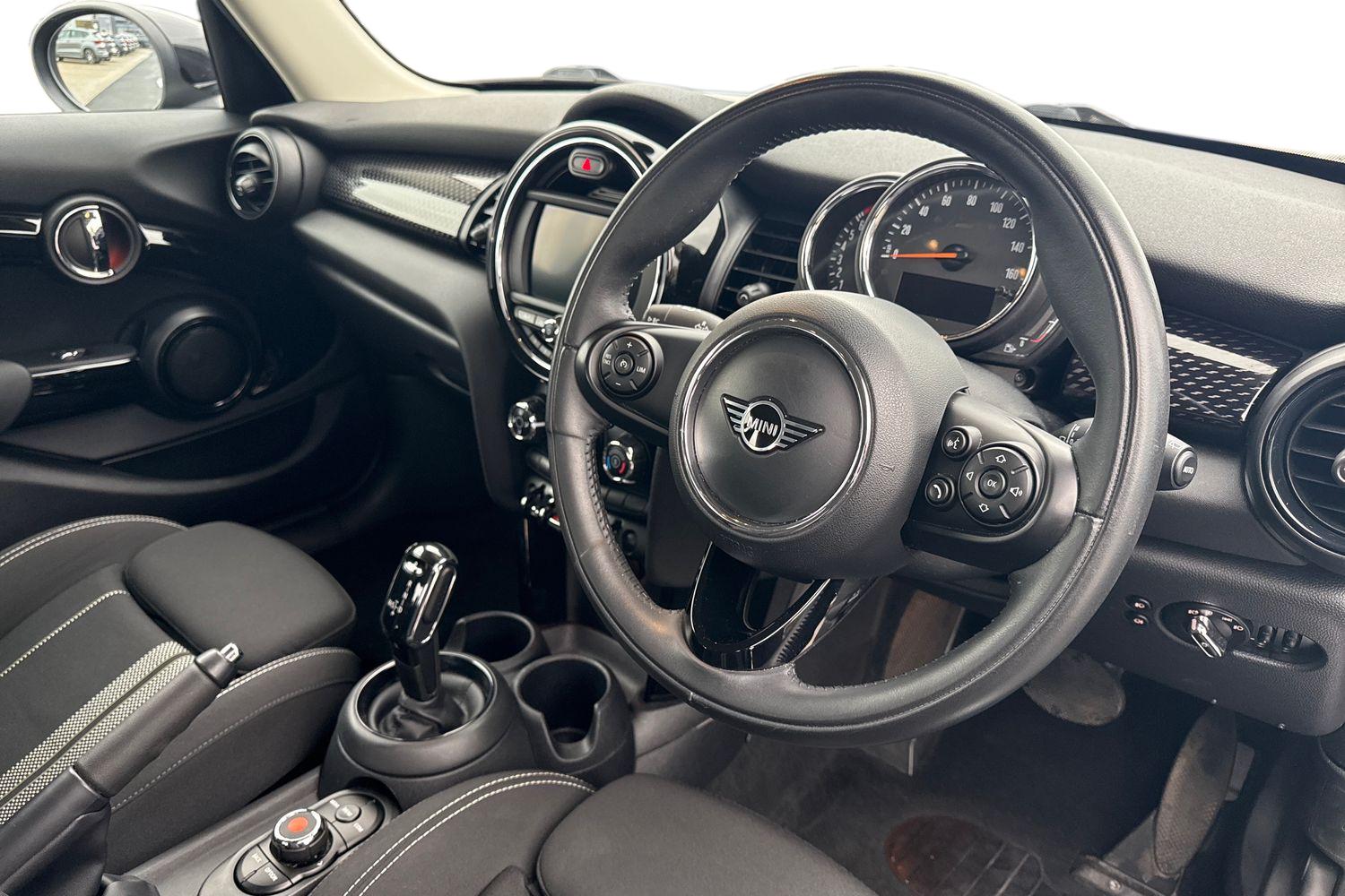 Used MINI Hatch 2020 for sale - 76453533: Photo 8