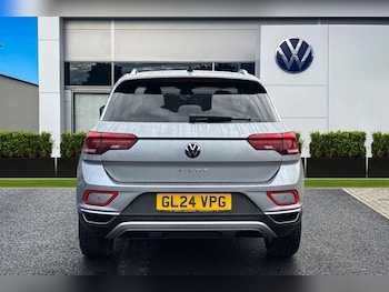 Used Volkswagen T-Roc 2024 for sale - 76836356: Photo