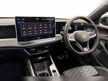 Used Volkswagen Passat 2025 for sale - 77666262: Photo