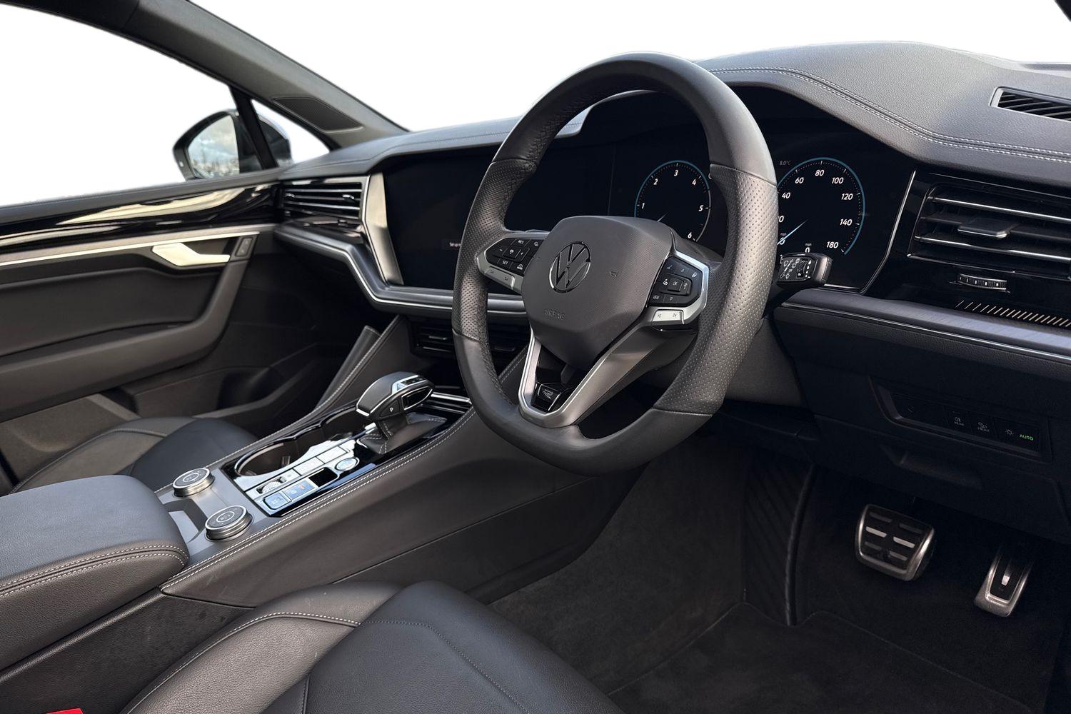 Used Volkswagen Touareg 2025 for sale - 77443869: Photo 14