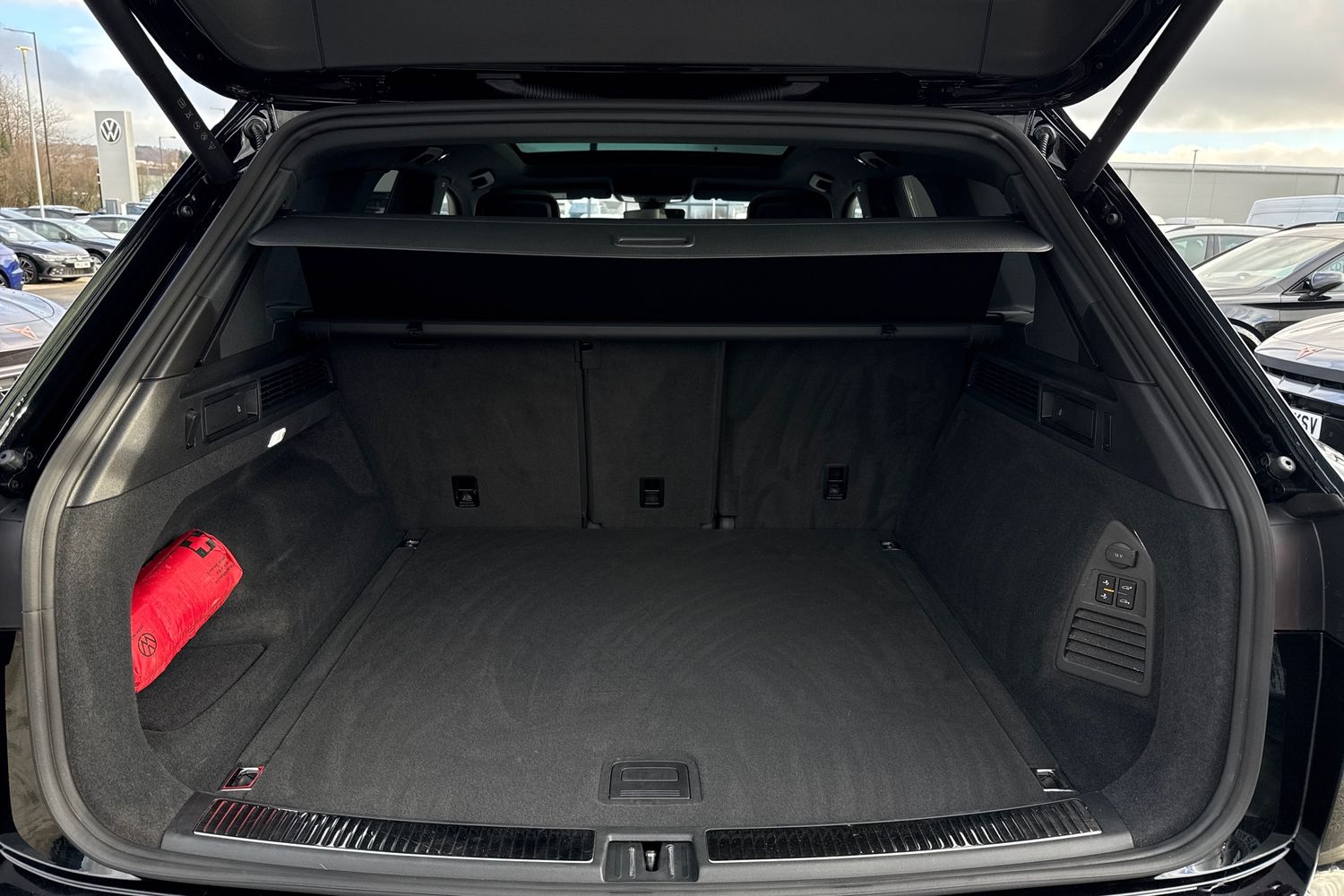 Used Volkswagen Touareg 2025 for sale - 77443869: Photo 7