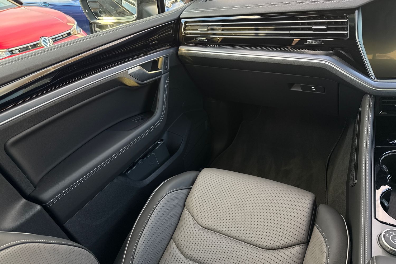 Used Volkswagen Touareg 2025 for sale - 77093532: Photo 14