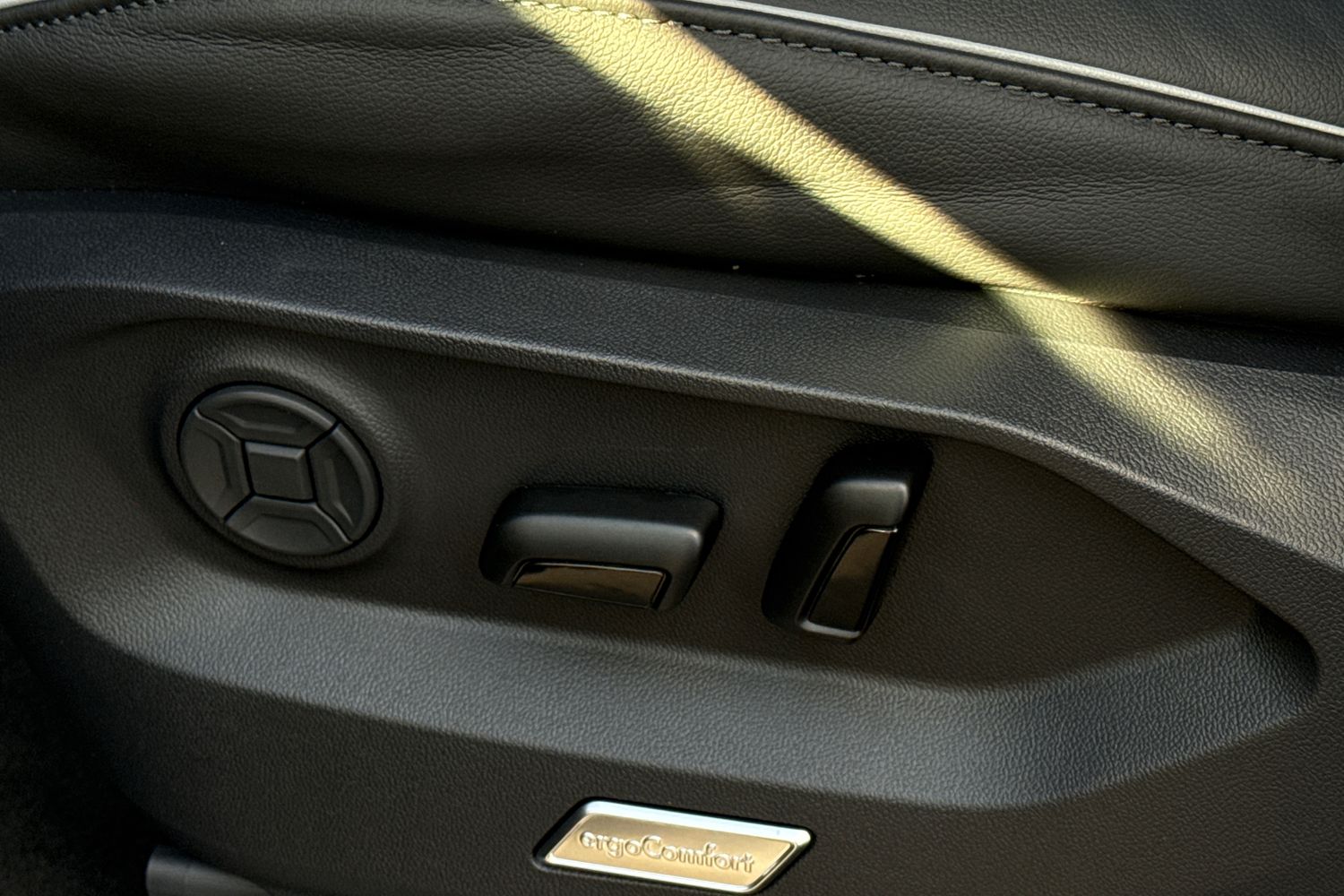 Used Volkswagen Touareg 2025 for sale - 77093532: Photo 34