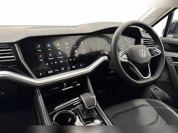 Used Volkswagen Touareg 2024 for sale - 78512344: Photo