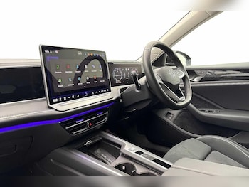 Used Volkswagen Passat 2025 for sale - 78010698: Photo