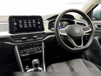 Used Volkswagen T-Roc 2024 for sale - 76330820: Photo
