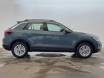 Used Volkswagen T-Roc 2024 for sale - 76330820: Photo