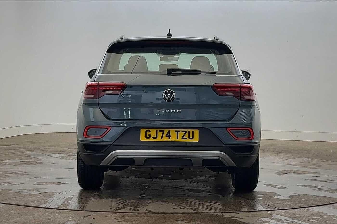 Used Volkswagen T-Roc 2024 for sale - 76330820: Photo 8
